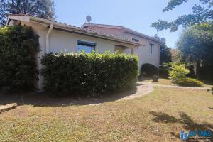 Thumbnail of property #329684100. Click for details