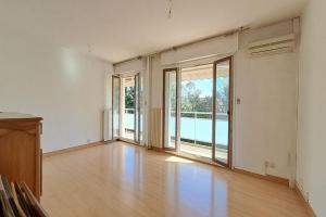Picture of listing #329692939. Appartment for sale in Marseille