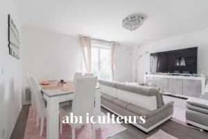 Picture of listing #329695640. Appartment for sale in Rosny-sous-Bois
