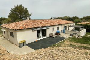 Picture of listing #329700075.  for sale in Meyrargues