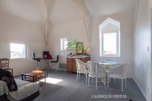 Picture of listing #329705461. Appartment for sale in Fouras