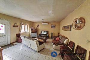 Picture of listing #329718258. House for sale in Neuillé-Pont-Pierre