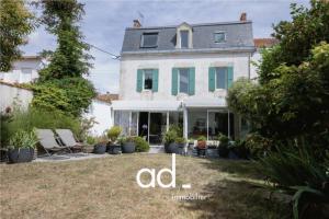 Picture of listing #329725302. House for sale in La Rochelle