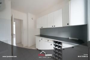 Picture of listing #329725842. Appartment for sale in Saint-Martin-le-Vinoux