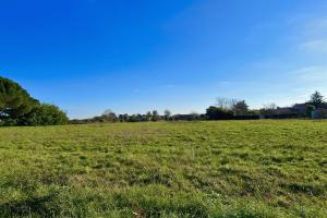Picture of listing #329733870. Land for sale in Marmande