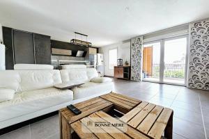 Picture of listing #329738876. Appartment for sale in Marseille