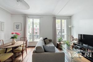 Picture of listing #329759558. Appartment for sale in Paris