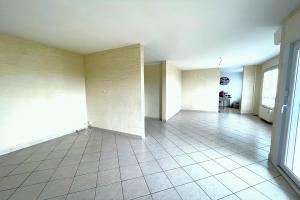 Thumbnail of property #329761042. Click for details