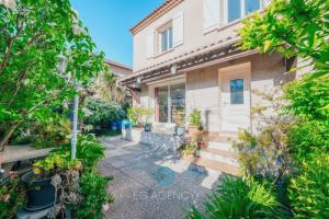 Picture of listing #329772391. House for sale in Marseille