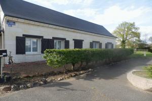 Picture of listing #329781047. House for sale in La Chartre-sur-le-Loir