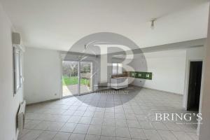 Thumbnail of property #329801026. Click for details