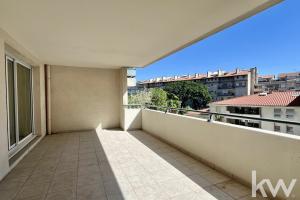 Picture of listing #329805571. Appartment for sale in Marseille