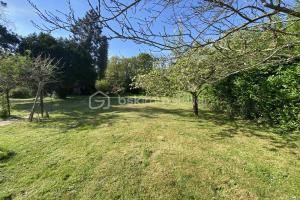Picture of listing #329810419. Land for sale in Lardy