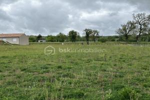 Picture of listing #329810635. Land for sale in Lévignac