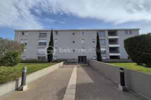 Picture of listing #329811787. Appartment for sale in Marseille