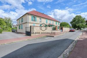 Picture of listing #329813598. Appartment for sale in Brie-Comte-Robert