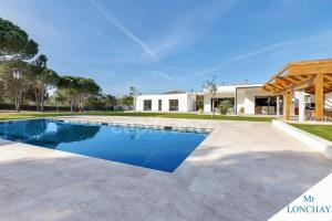 Picture of listing #329853052. House for sale in Mougins