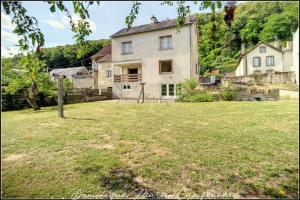Picture of listing #329857274. House for sale in La Chartre-sur-le-Loir