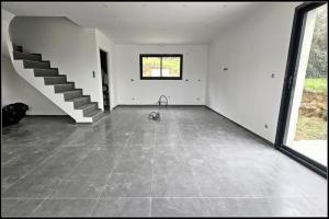 Thumbnail of property #329863399. Click for details