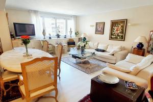 Picture of listing #329863759. Appartment for sale in Paris