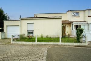 Picture of listing #329864844. House for sale in Les Clayes-sous-Bois