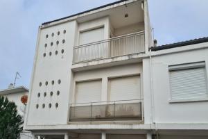 Picture of listing #329866191. Appartment for sale in Royan