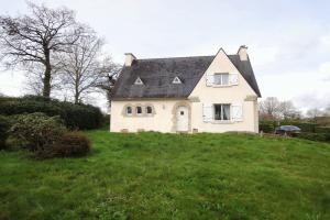 Picture of listing #329872679. House for sale in Carhaix-Plouguer