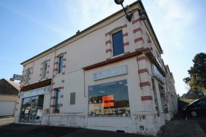 Photo de l'annonce nº 329875188. Bâtiment à vendre sur Néris-les-Bains