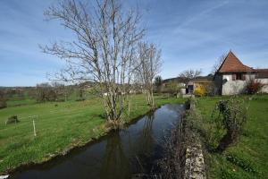 Picture of listing #329876563. House for sale in Chauffailles