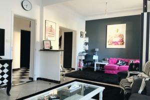 Picture of listing #329877997. Appartment for sale in Marseille