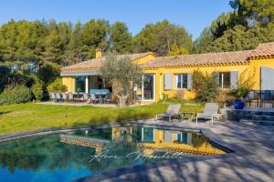 Picture of listing #329878445. House for sale in Le Castellet