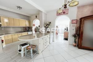 Picture of listing #329880138. House for sale in Marseille