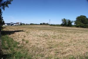 Picture of listing #329881319. Land for sale in Pleumartin