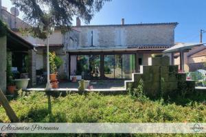 Picture of listing #329883197. House for sale in La Rochelle
