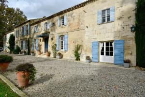 Picture of listing #329885375. House for sale in Arles