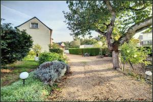 Picture of listing #329886161. House for sale in La Chartre-sur-le-Loir