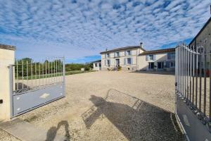 Picture of listing #329887144.  for sale in Jarnac