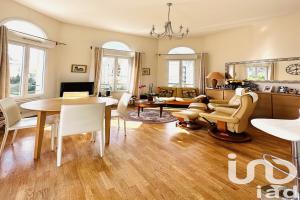 Picture of listing #329887252. Appartment for sale in Le Plessis-Robinson