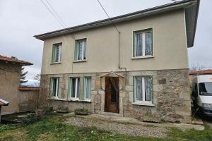 Picture of listing #329887373. House for sale in Panissières
