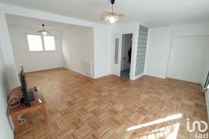 Picture of listing #329888407. Appartment for sale in Paris
