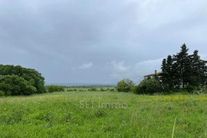 Picture of listing #329931601. Land for sale in Uzès