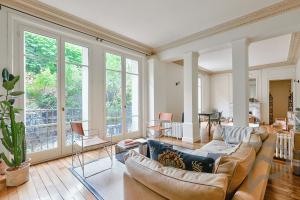 Picture of listing #329936013. Appartment for sale in Paris