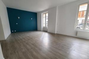 Picture of listing #329949207. Appartment for sale in Rueil-Malmaison