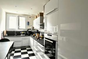 Picture of listing #329957738. Appartment for sale in Saint-Germain-en-Laye