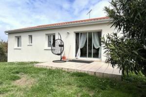 Picture of listing #329962583. House for sale in Royan