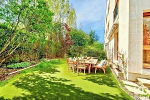 Picture of listing #329969412. Appartment for sale in Garches