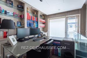 Picture of listing #329971446. Appartment for sale in Paris
