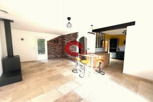 Thumbnail of property #329991499. Click for details