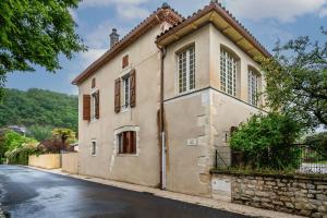 Picture of listing #330004441. House for sale in Puy-l'Évêque