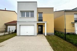 Picture of listing #330016934. House for sale in La Queue-en-Brie